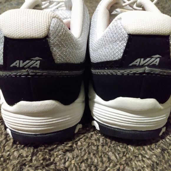 Brand New Avia black and white running shoes size 4 - Picture 4 of 6